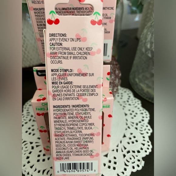 🆕🍒 b•pure Limited Edition Cherry Scented Make-Up Trio Brand New! 3 Piece Set. - Picture 6 of 8